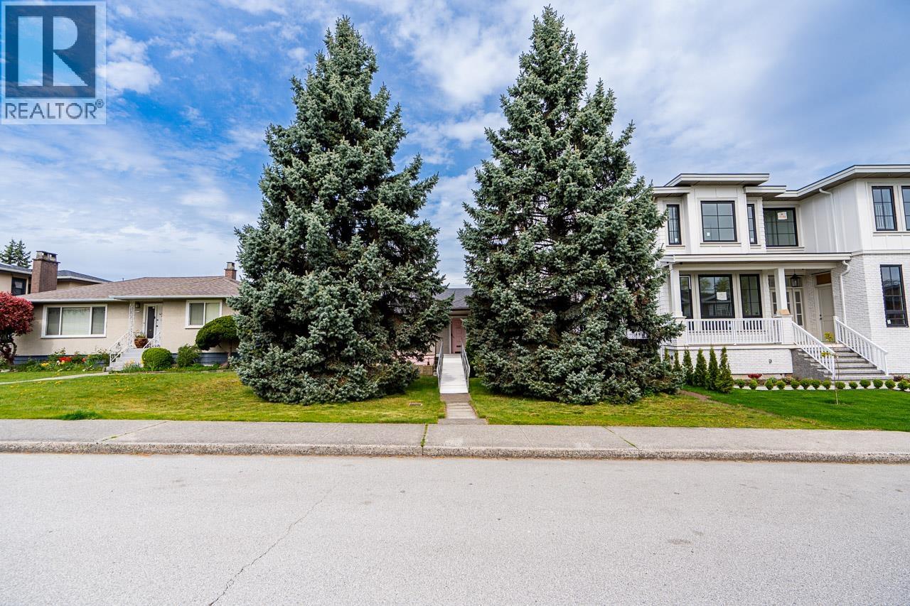 6257 Berwick Street, Burnaby, British Columbia  V5H 1W3 - Photo 2 - R3114754