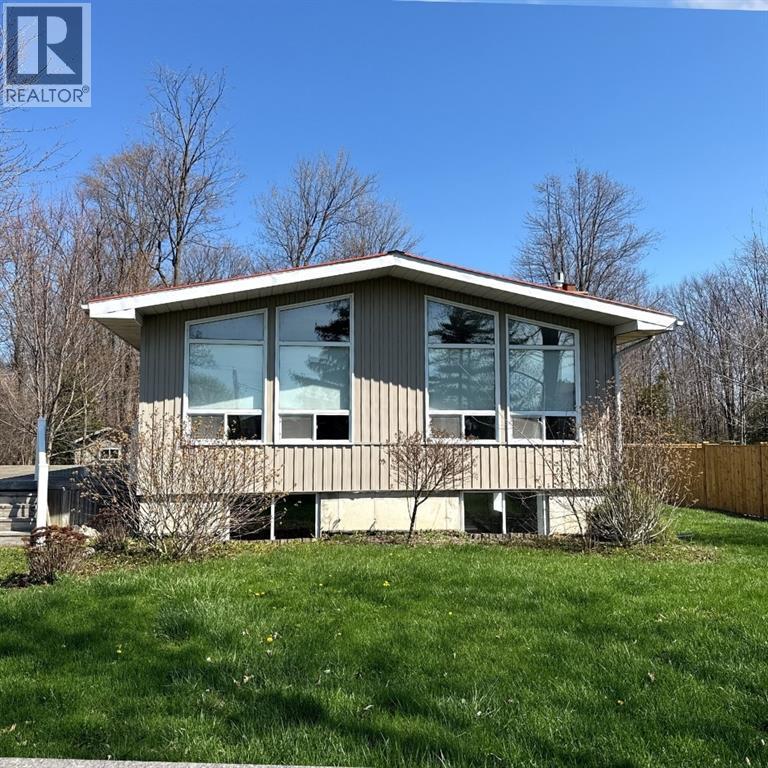 4090 Collingwood Street, Plympton-Wyoming, Ontario  N0N 1J6 - Photo 1 - 26001929