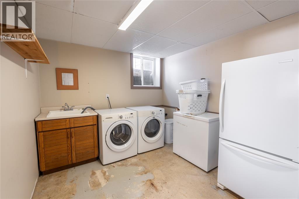 4090 Collingwood Street, Plympton-Wyoming, Ontario  N0N 1J6 - Photo 28 - 26001929