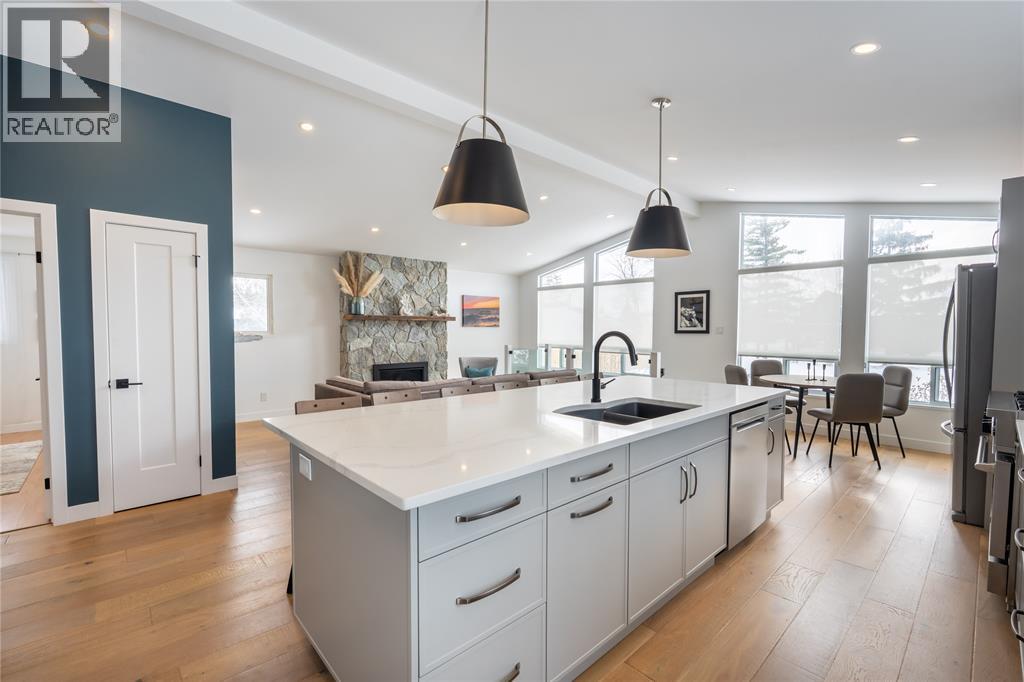 4090 Collingwood Street, Plympton-Wyoming, Ontario  N0N 1J6 - Photo 2 - 26001929