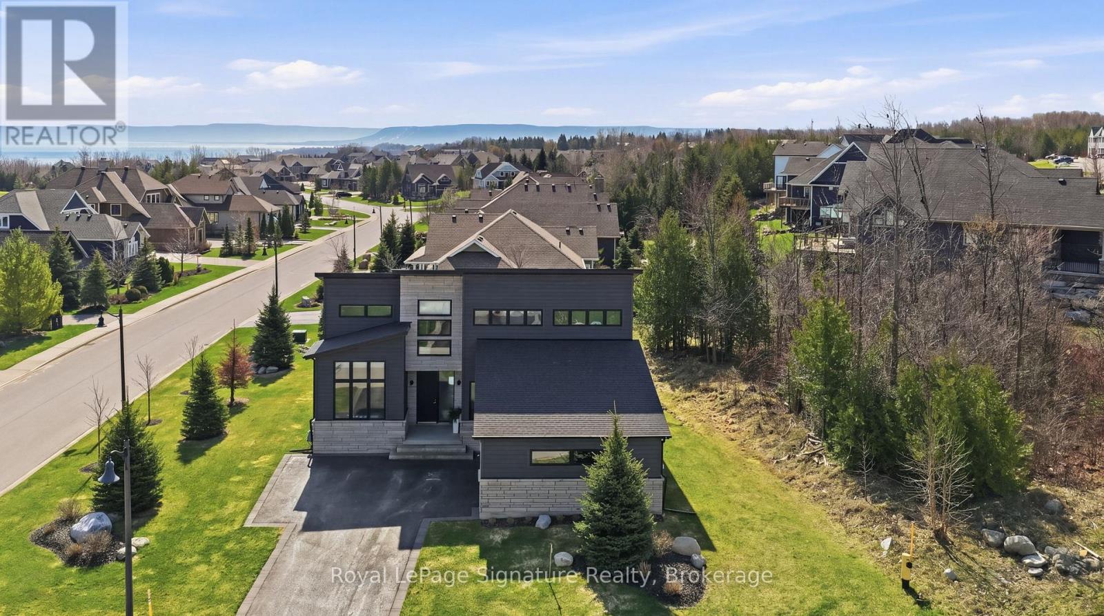 149 Landry Lane, Blue Mountains, Ontario  N0H 2P0 - Photo 2 - X12848610