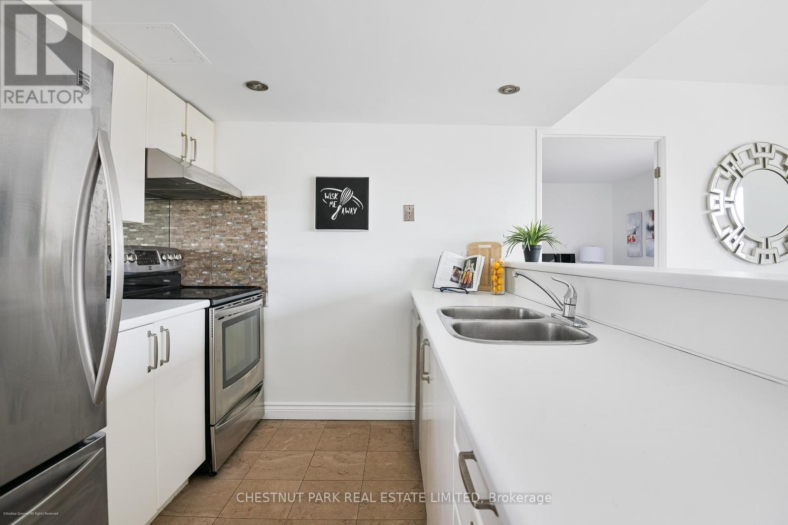 201 - 97 Lawton Boulevard, Toronto, Ontario  M4V 1Z6 - Photo 16 - C12836422