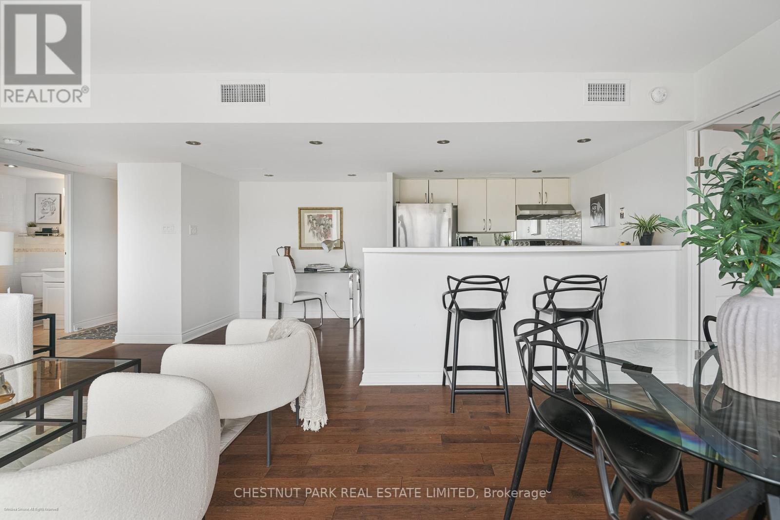 201 - 97 Lawton Boulevard, Toronto, Ontario  M4V 1Z6 - Photo 19 - C12836422