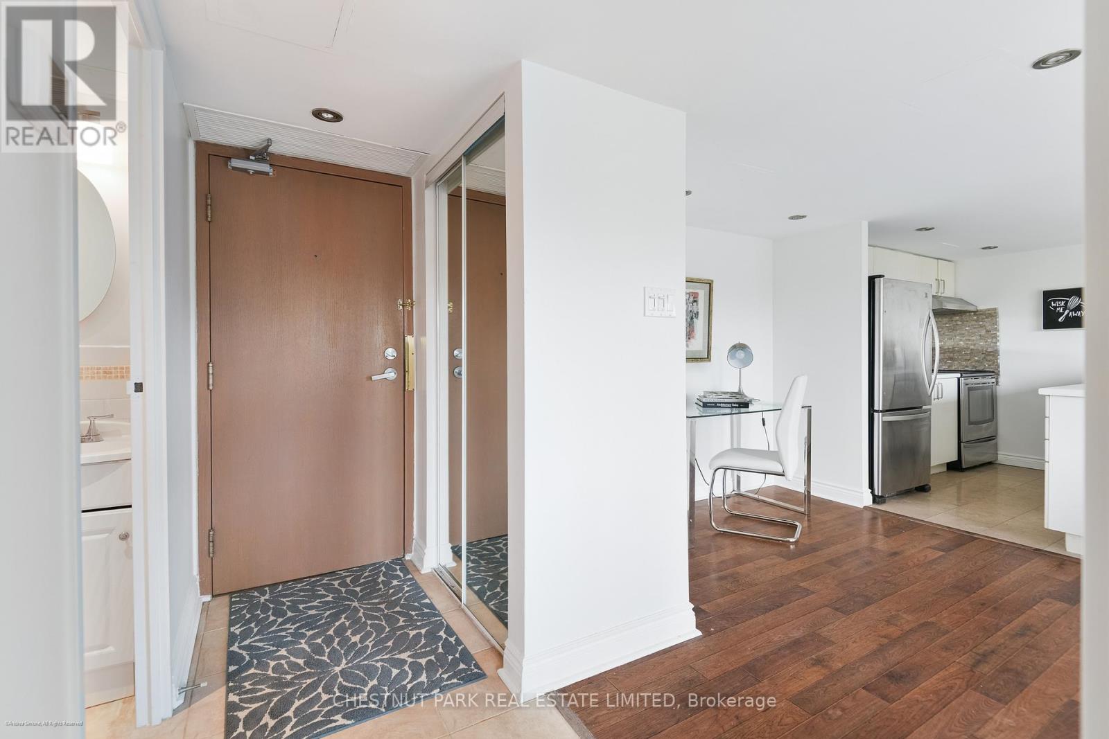 201 - 97 Lawton Boulevard, Toronto, Ontario  M4V 1Z6 - Photo 4 - C12836422