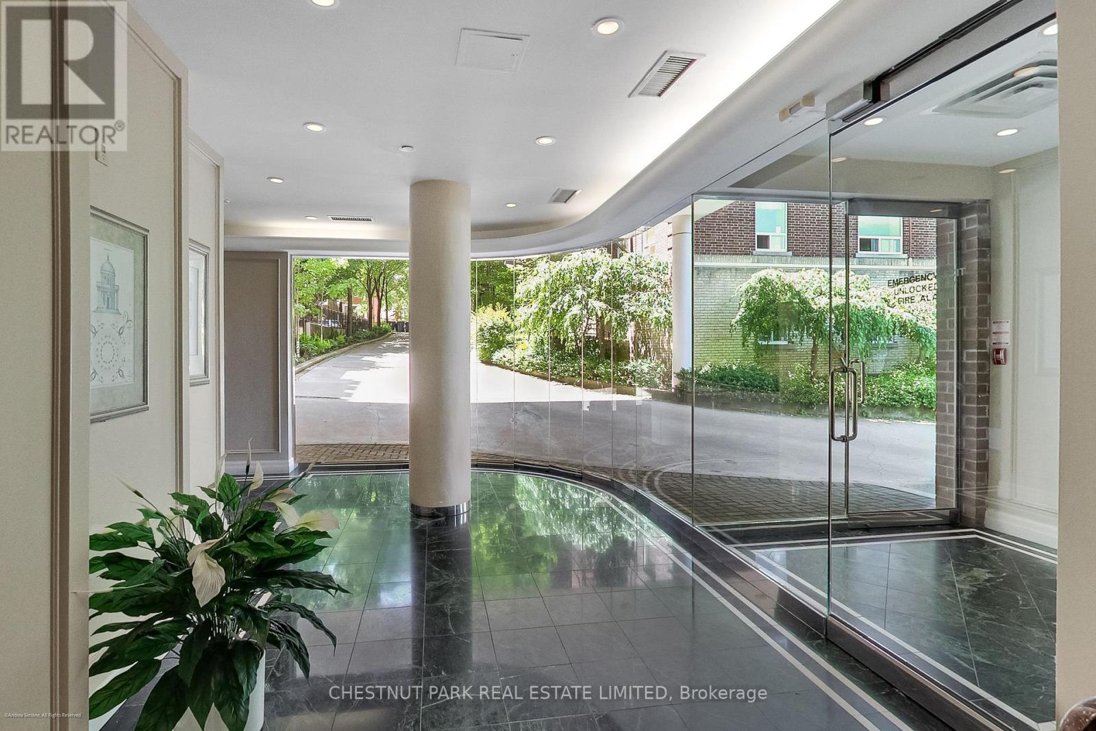 201 - 97 Lawton Boulevard, Toronto, Ontario  M4V 1Z6 - Photo 3 - C12836422