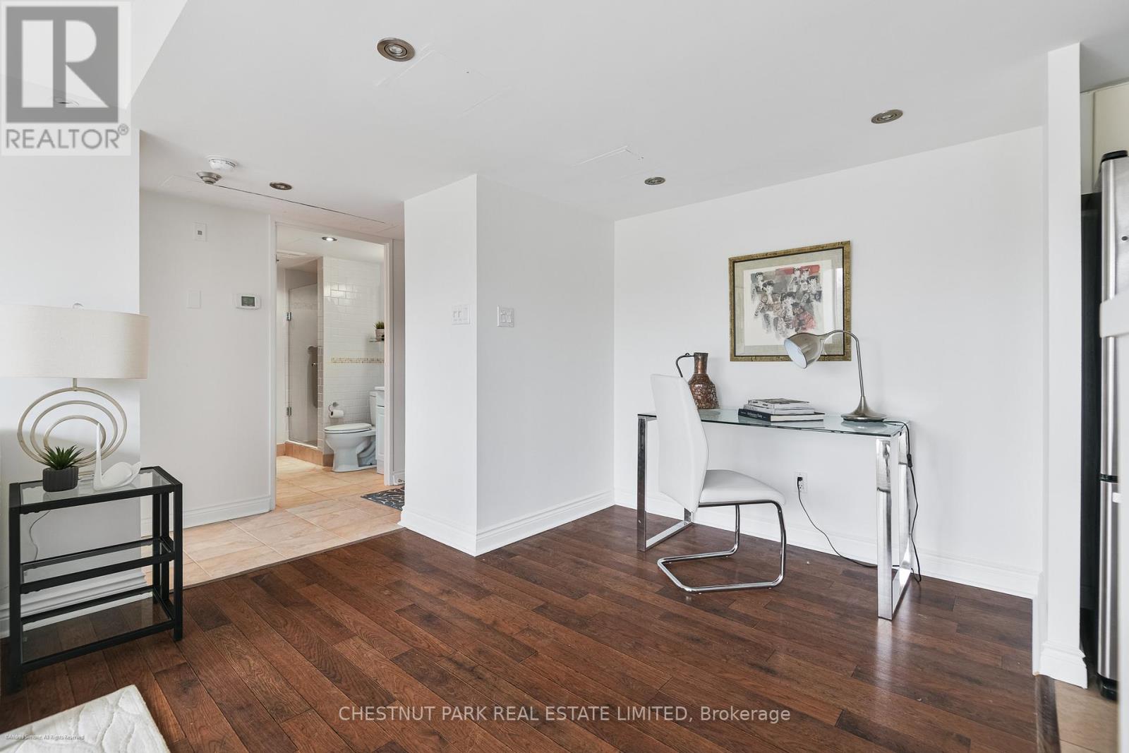 201 - 97 Lawton Boulevard, Toronto, Ontario  M4V 1Z6 - Photo 9 - C12836422