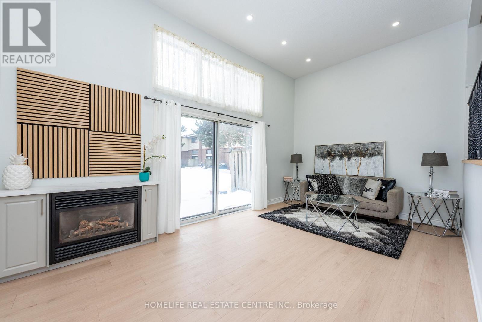 62 Mccallum Court, Brampton, Ontario  L6W 3M4 - Photo 7 - W12816422