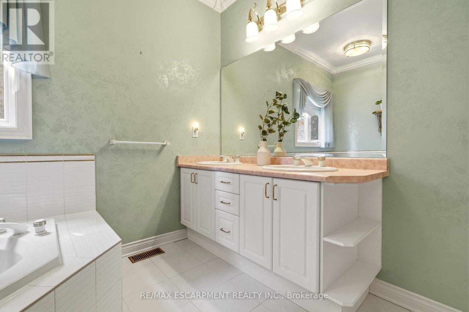 4125 Montrose Crescent, Burlington, Ontario  L7M 4J5 - Photo 24 - W13036186