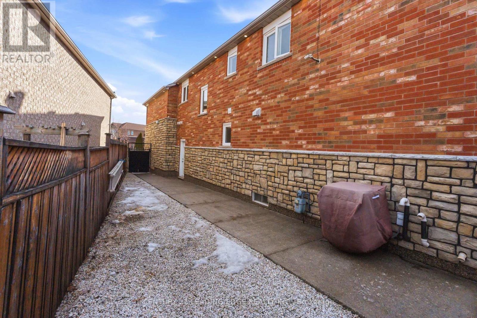 3295 Coralbean Place, Mississauga, Ontario  L5N 6X8 - Photo 47 - W13036264