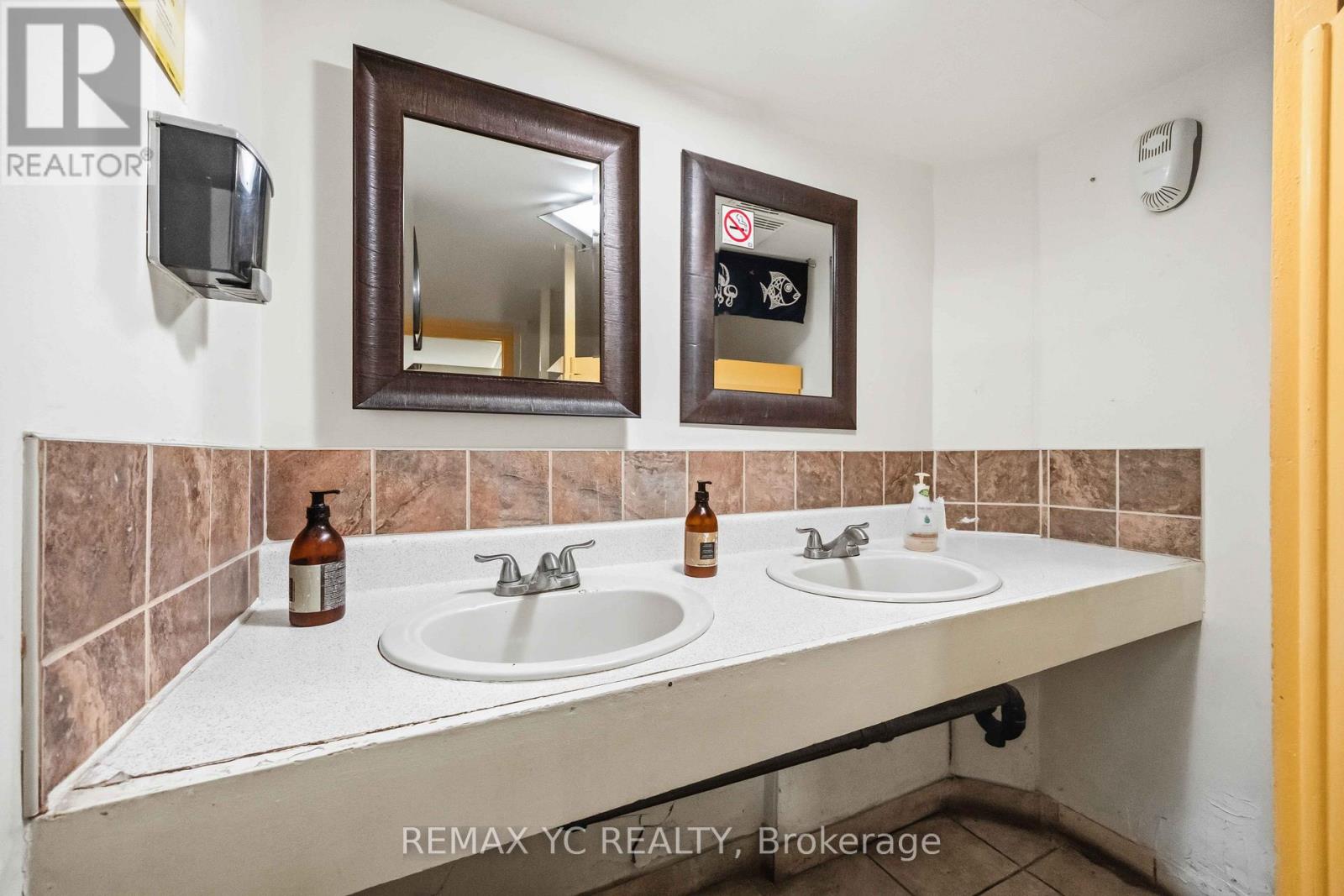 293 Roncesvalles Avenue, Toronto, Ontario  M6R 2M3 - Photo 8 - W13036302