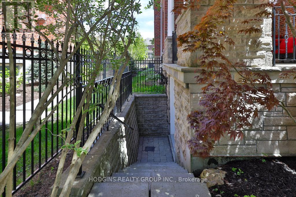3264 Barchester Court, Mississauga, Ontario  L5L 5Z1 - Photo 48 - W13036314