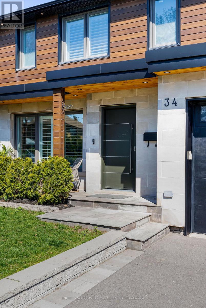 34 Rufford Road, Toronto, Ontario  M8W 4V6 - Photo 2 - W13036330