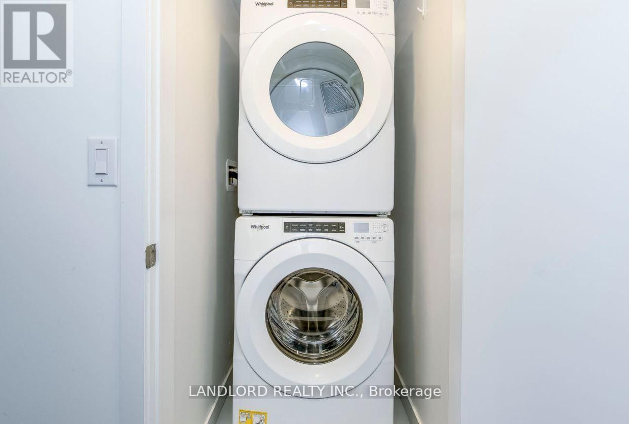 17 - 3483 Widdicombe Way, Mississauga (Erin Mills), Ontario  L5L 0B8 - Photo 10 - W13036388