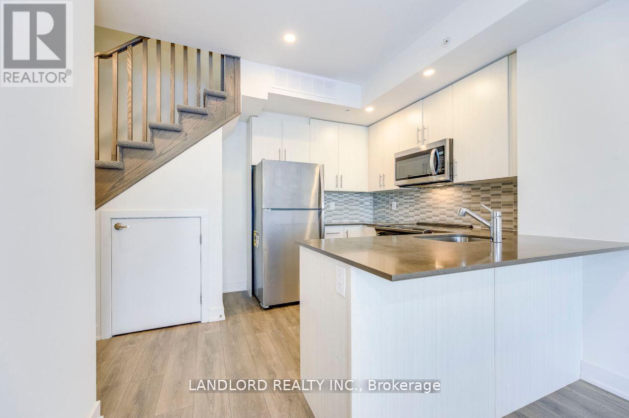 17 - 3483 Widdicombe Way, Mississauga (Erin Mills), Ontario  L5L 0B8 - Photo 2 - W13036388