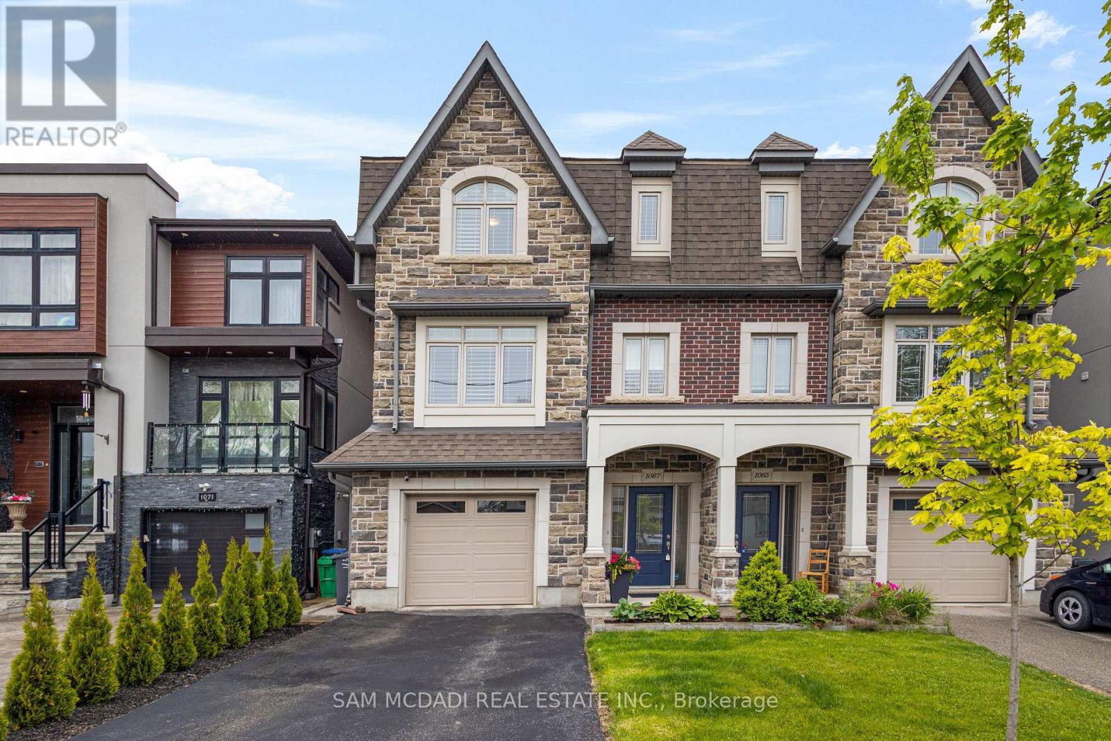 1067 Shaw Drive, Mississauga, Ontario  L5G 3Z3 - Photo 1 - W13036416