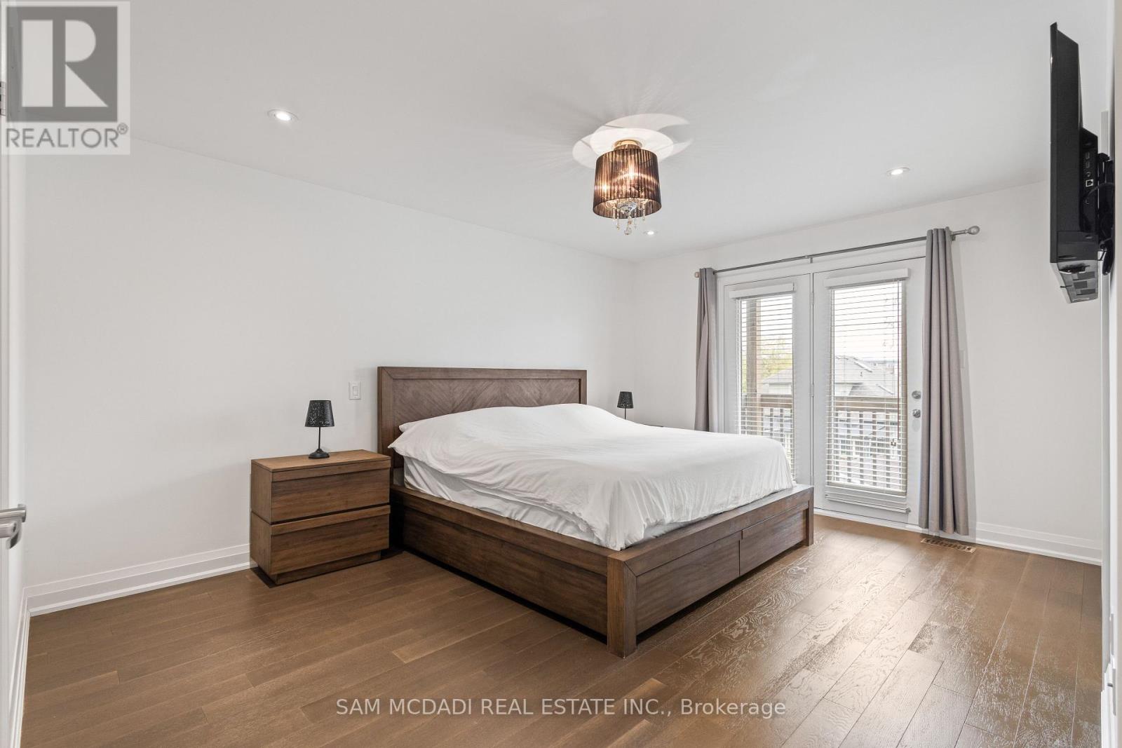 1067 Shaw Drive, Mississauga, Ontario  L5G 3Z3 - Photo 18 - W13036416