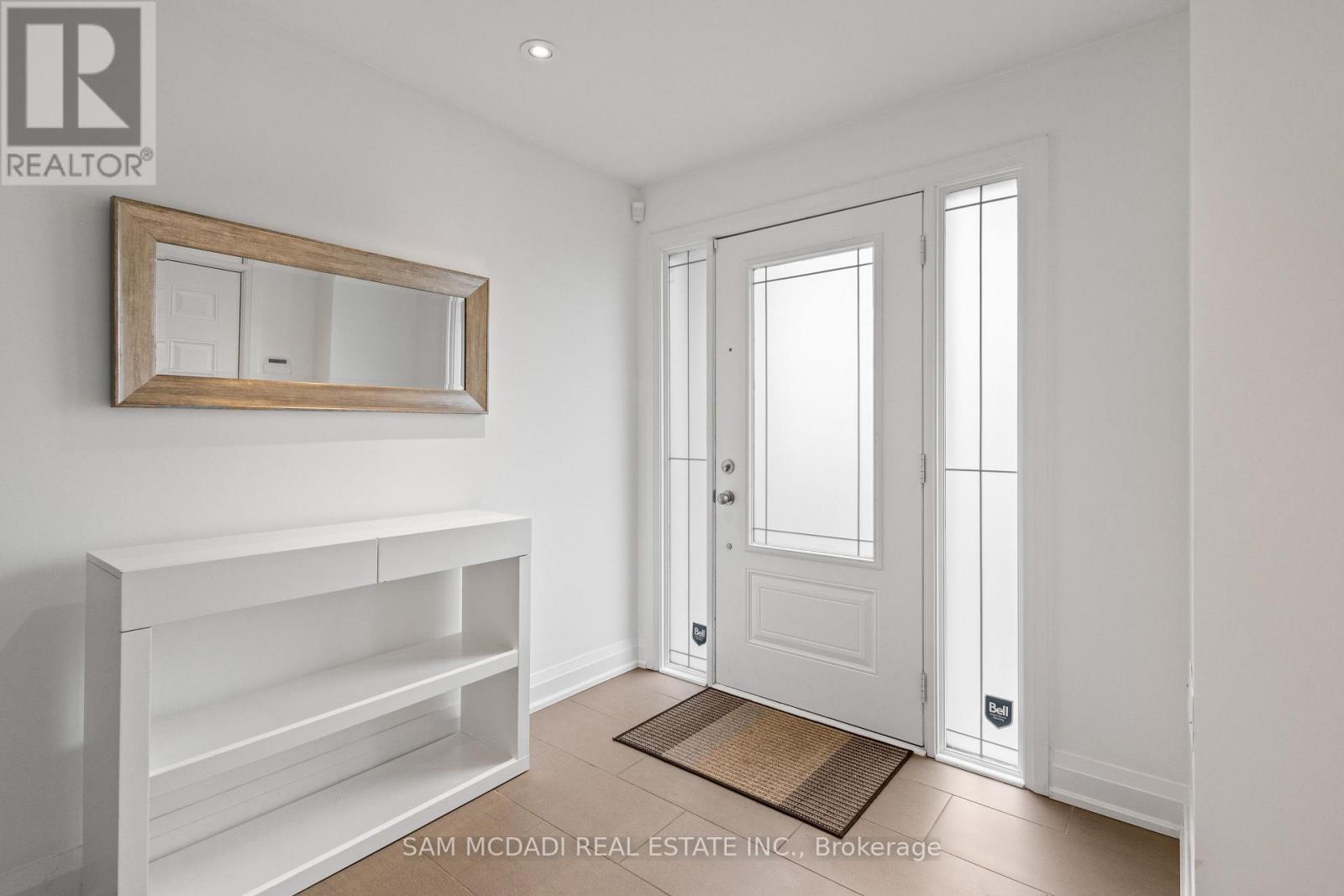 1067 Shaw Drive, Mississauga, Ontario  L5G 3Z3 - Photo 2 - W13036416