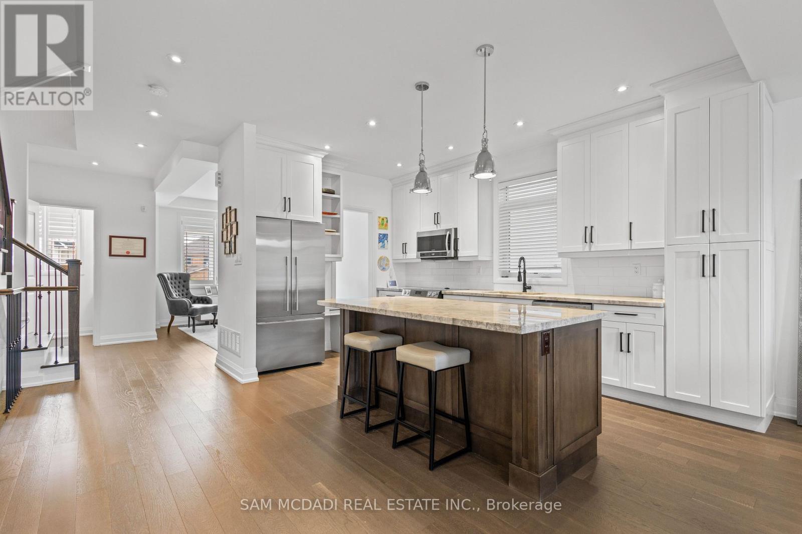 1067 Shaw Drive, Mississauga, Ontario  L5G 3Z3 - Photo 5 - W13036416