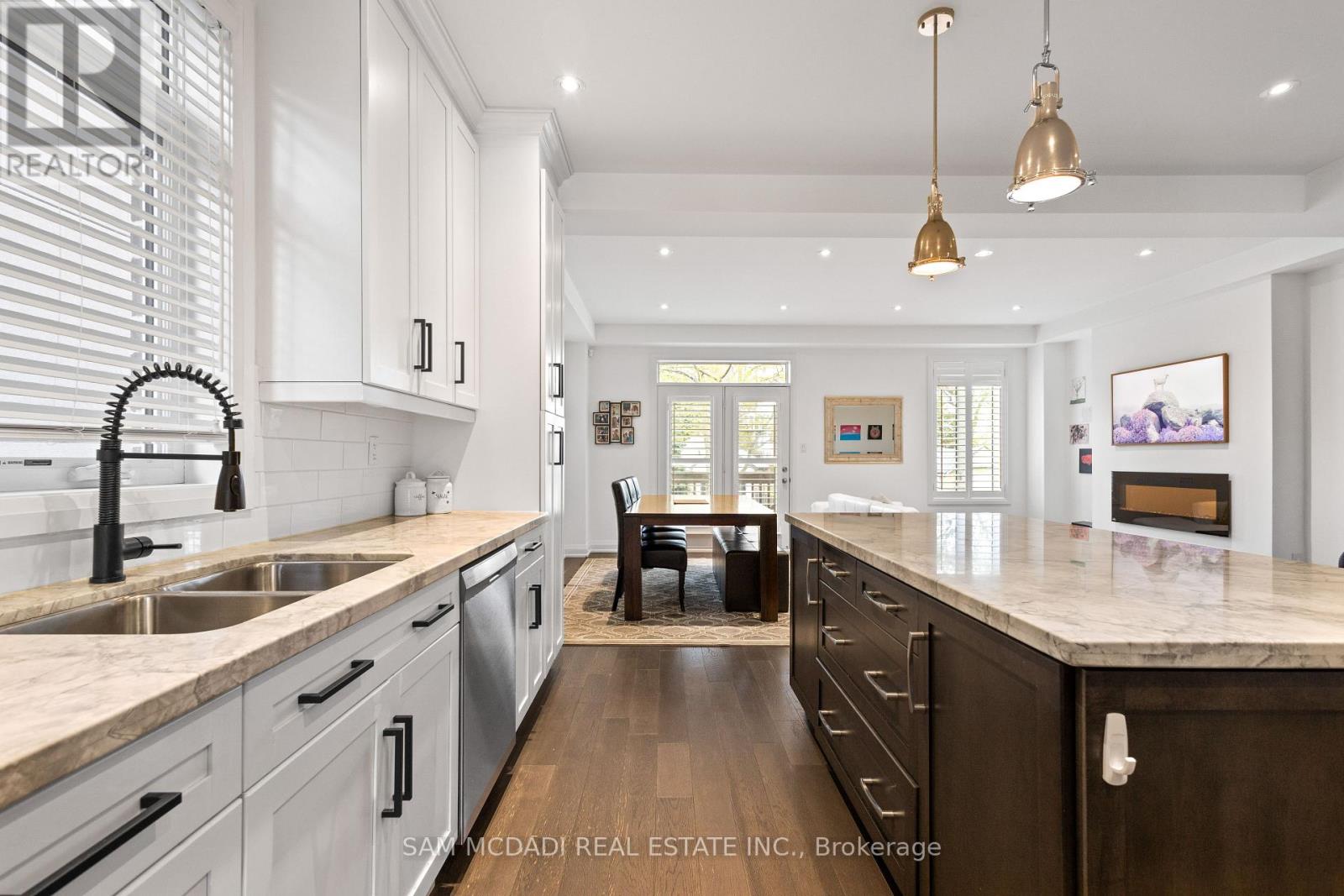 1067 Shaw Drive, Mississauga, Ontario  L5G 3Z3 - Photo 8 - W13036416