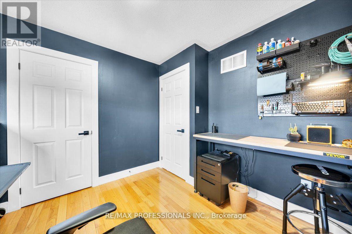 514 Thelma Street, Burlington, Ontario  L7L 6W8 - Photo 19 - W13036436