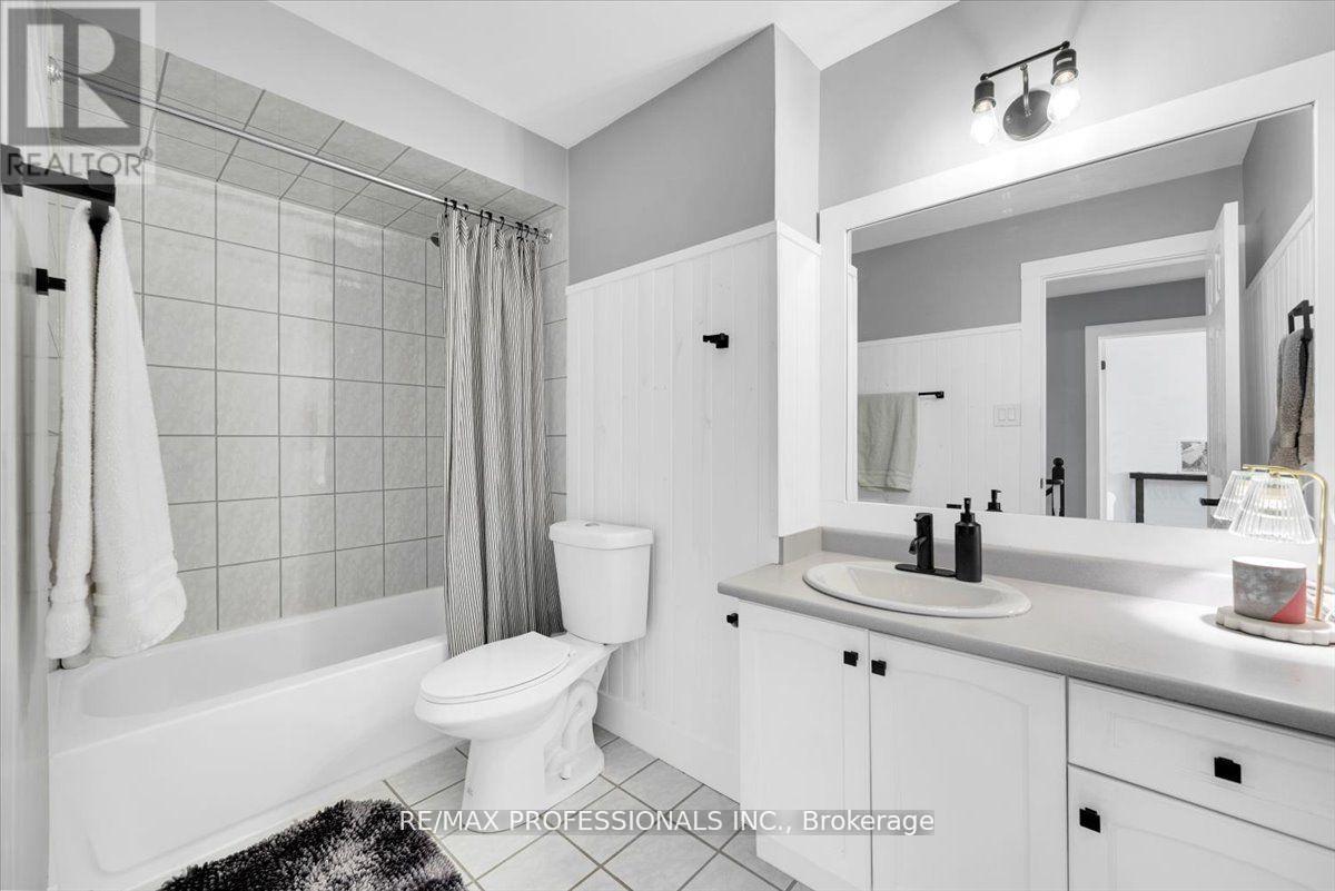 514 Thelma Street, Burlington, Ontario  L7L 6W8 - Photo 22 - W13036436