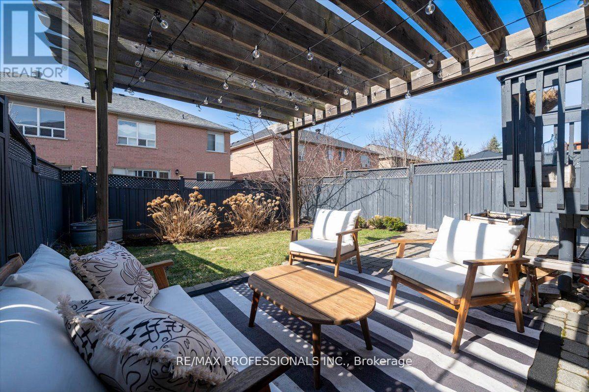 514 Thelma Street, Burlington, Ontario  L7L 6W8 - Photo 25 - W13036436