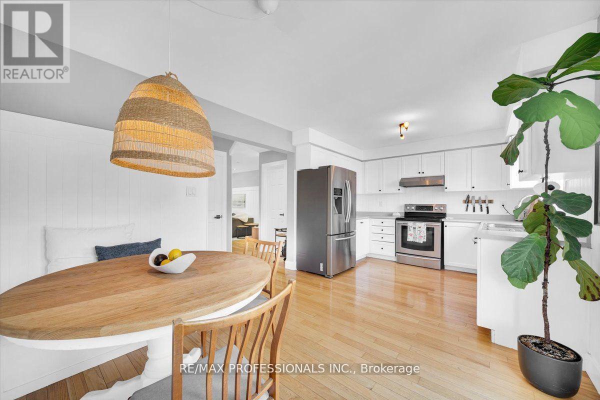 514 Thelma Street, Burlington, Ontario  L7L 6W8 - Photo 7 - W13036436