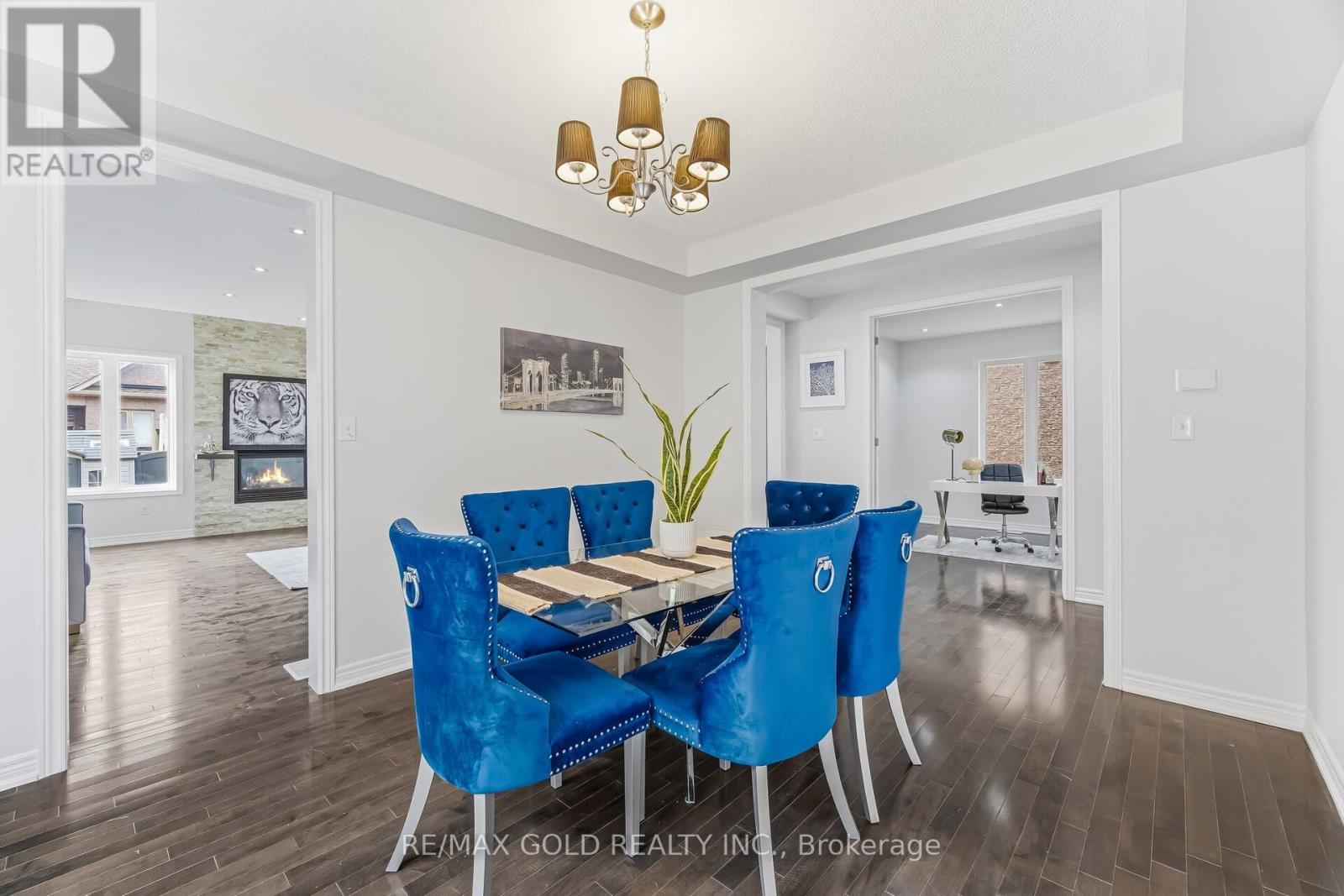 15 Junetown Circle, Brampton, Ontario  L6X 0X7 - Photo 4 - W13036438