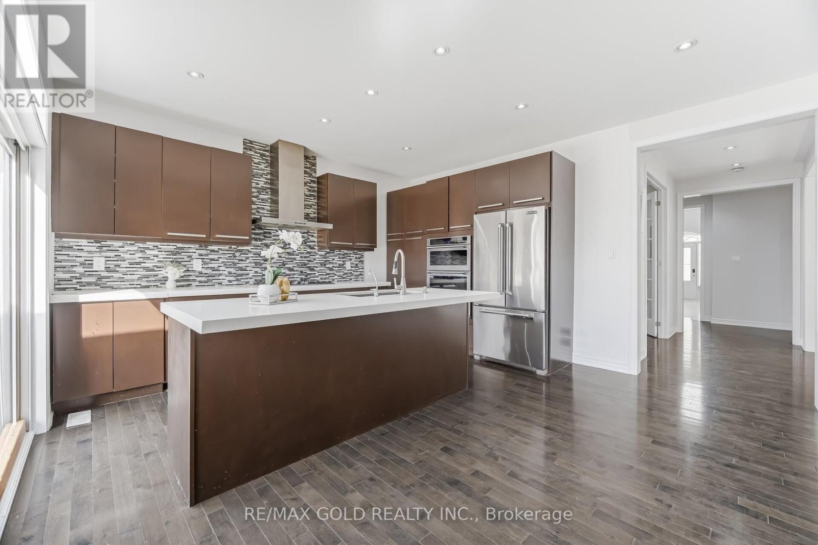 15 Junetown Circle, Brampton, Ontario  L6X 0X7 - Photo 8 - W13036438