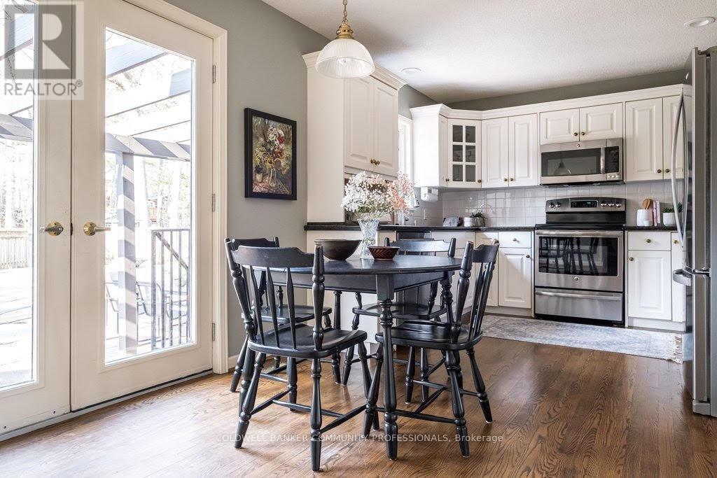 587 Sharalin Court, Burlington, Ontario  L7T 2N7 - Photo 10 - W13036466