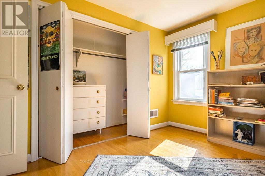 587 Sharalin Court, Burlington, Ontario  L7T 2N7 - Photo 15 - W13036466