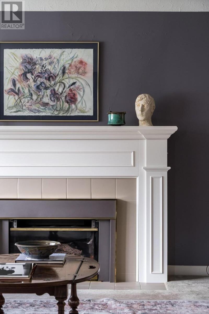 587 Sharalin Court, Burlington, Ontario  L7T 2N7 - Photo 24 - W13036466