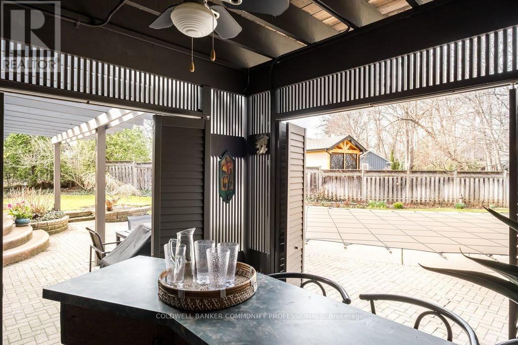 587 Sharalin Court, Burlington, Ontario  L7T 2N7 - Photo 34 - W13036466