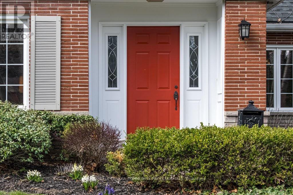 587 Sharalin Court, Burlington, Ontario  L7T 2N7 - Photo 39 - W13036466