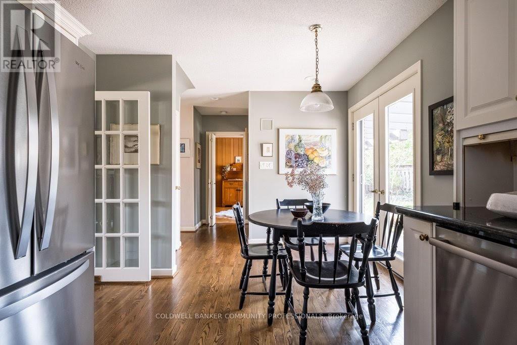 587 Sharalin Court, Burlington, Ontario  L7T 2N7 - Photo 41 - W13036466