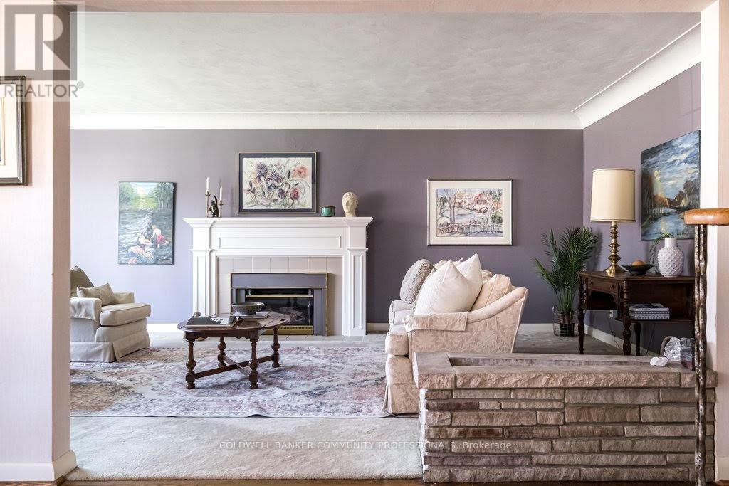 587 Sharalin Court, Burlington, Ontario  L7T 2N7 - Photo 8 - W13036466