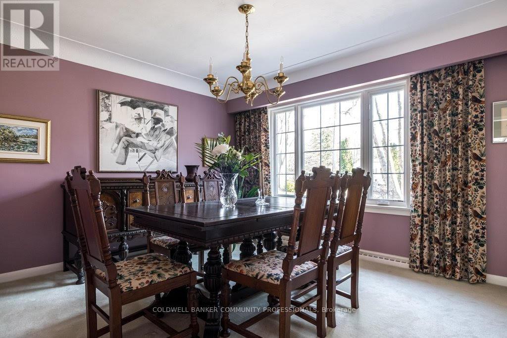 587 Sharalin Court, Burlington, Ontario  L7T 2N7 - Photo 9 - W13036466