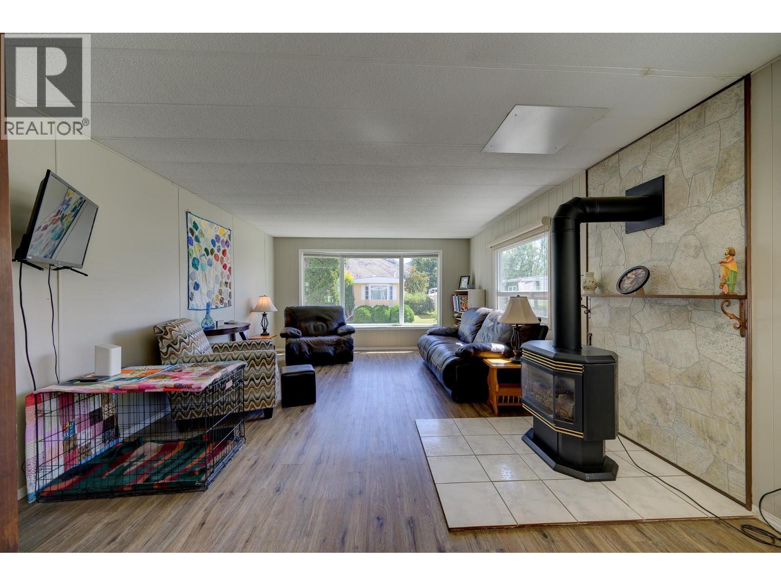 2400 Oakdale Way Unit# 23, Kamloops, British Columbia  V2B 6W7 - Photo 2 - 10384608