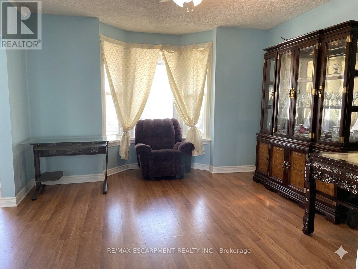 54 Edinburgh Avenue, Hamilton, Ontario  L8H 2C5 - Photo 12 - X13036270