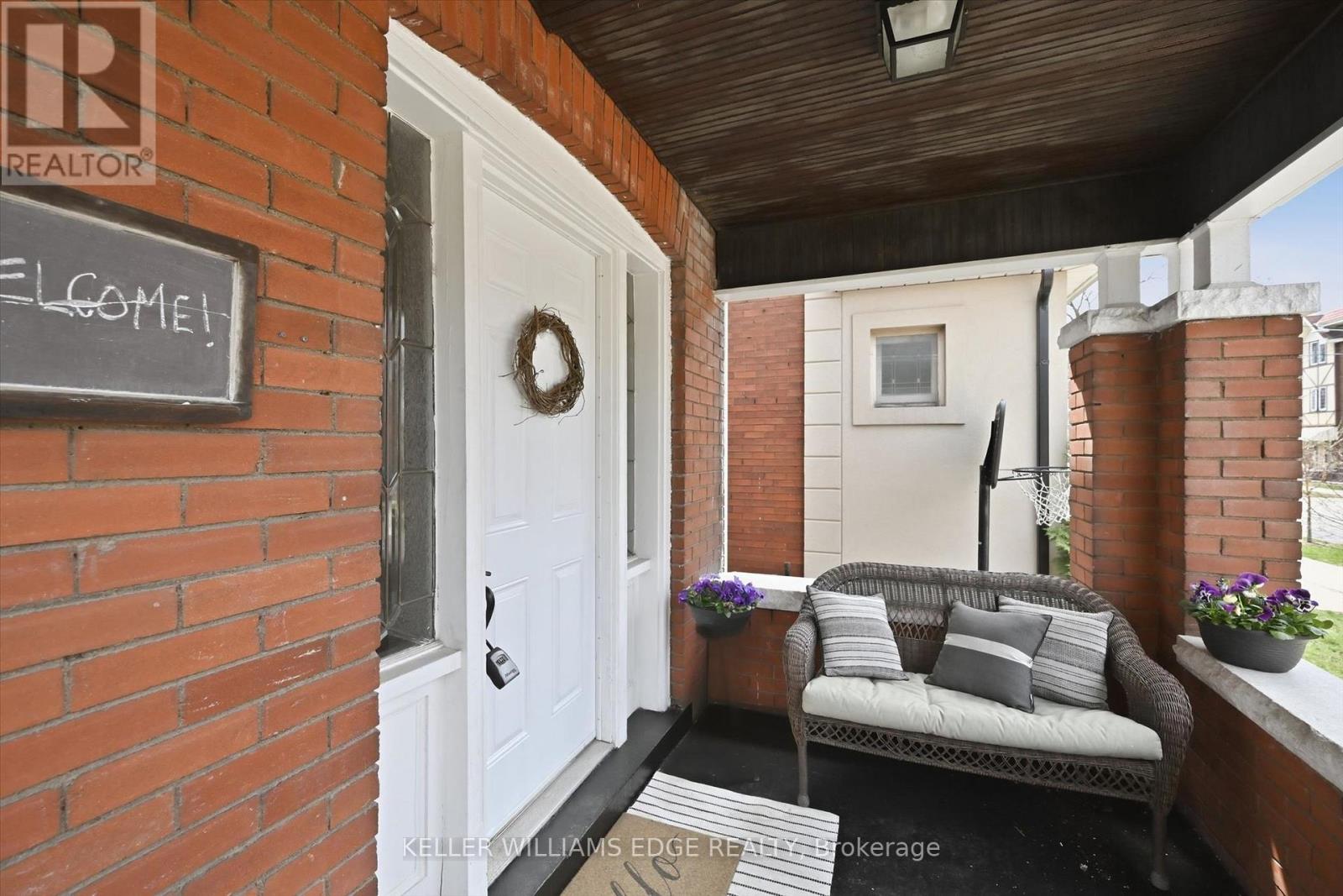 153 Graham Avenue S, Hamilton, Ontario  L8K 2M5 - Photo 3 - X13036386