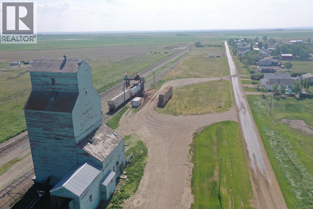 741 Railway Ave, Brant, Alberta  T0L 0L0 - Photo 3 - A2263660