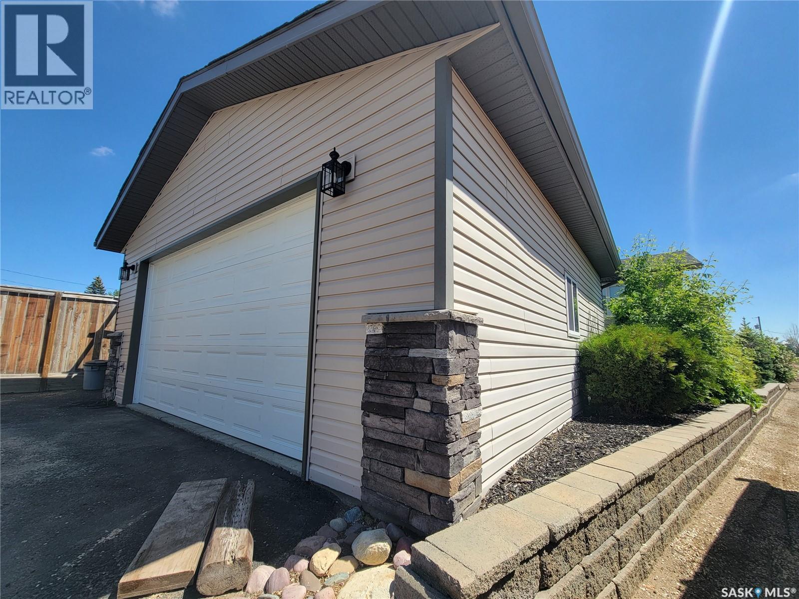 4702 Leader Street, Macklin, Saskatchewan  S0L 2C0 - Photo 2 - SK030799