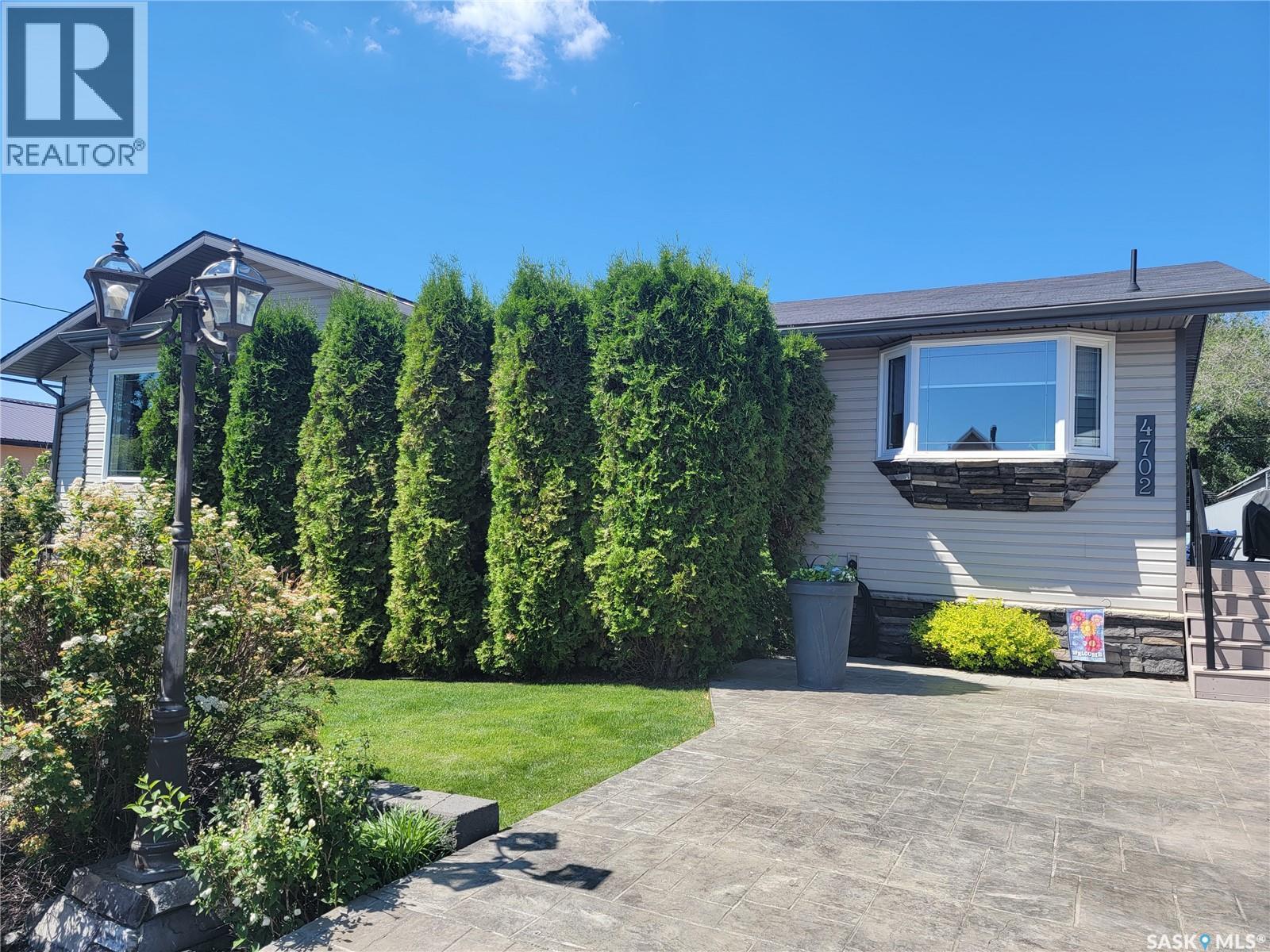 4702 Leader STREET, Macklin, Saskatchewan