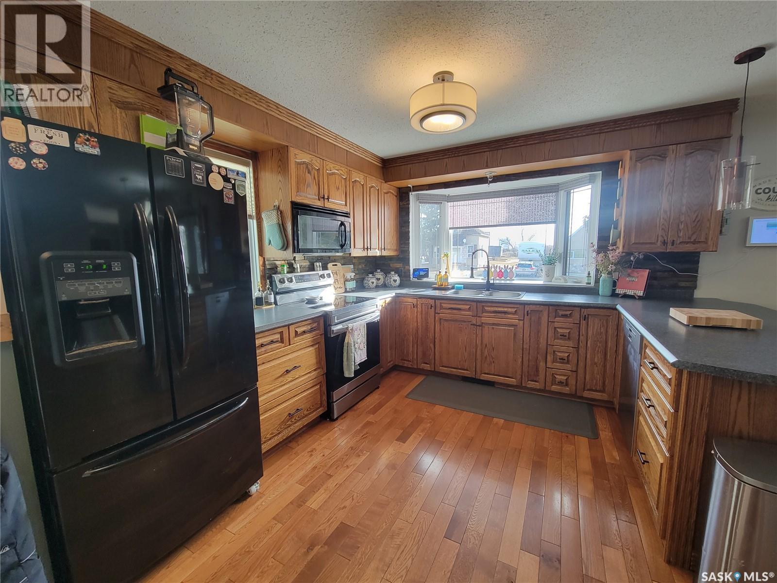 4702 Leader Street, Macklin, Saskatchewan  S0L 2C0 - Photo 6 - SK030799