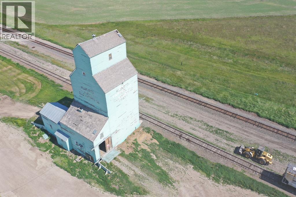 741 Railway Ave, Brant, Alberta  T0L 0L0 - Photo 5 - A2263660