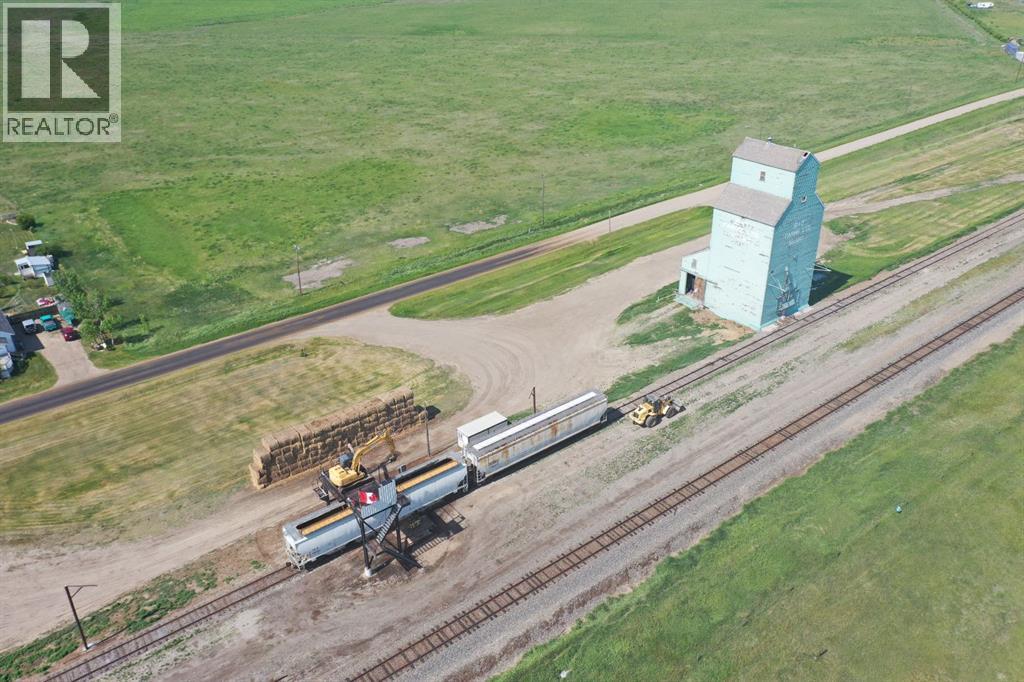 741 Railway Ave, Brant, Alberta  T0L 0L0 - Photo 13 - A2263660