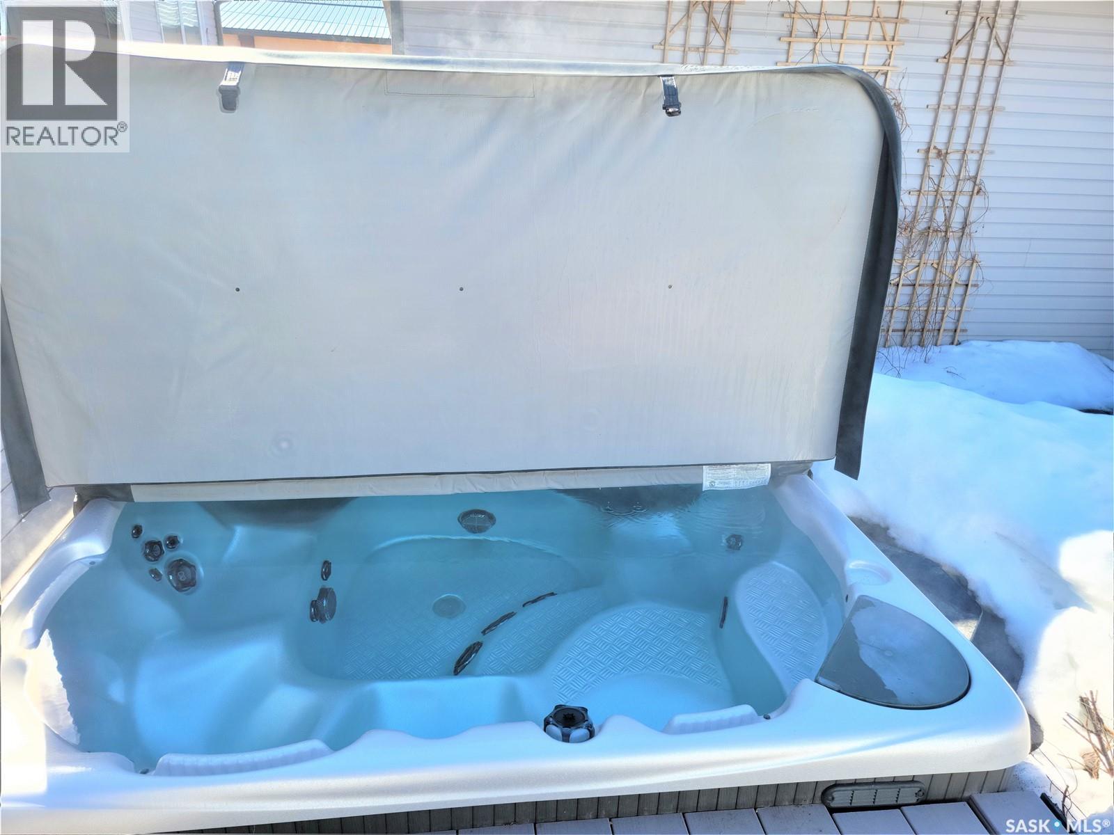 4702 Leader Street, Macklin, Saskatchewan  S0L 2C0 - Photo 37 - SK030799