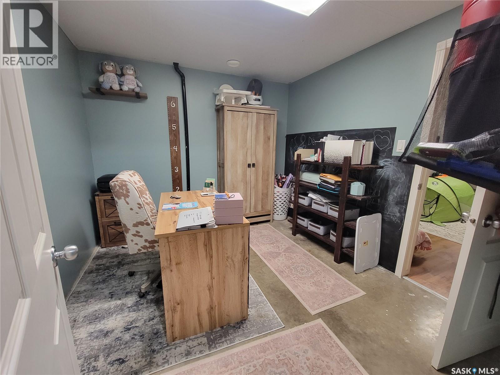 4702 Leader Street, Macklin, Saskatchewan  S0L 2C0 - Photo 35 - SK030799