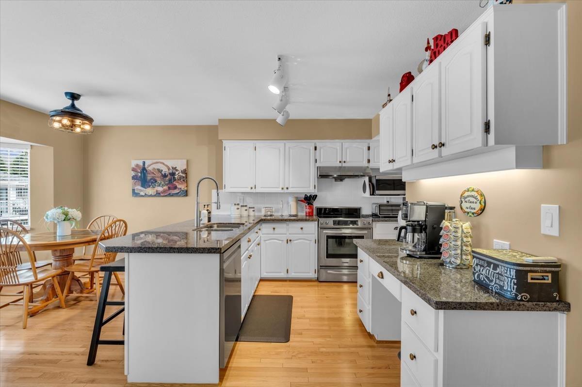 25 10045 154 STREET, Surrey, British Columbia