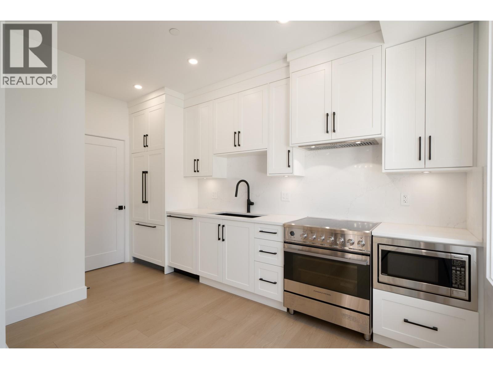 4830 Duchess Street, Vancouver, British Columbia  V5R 3L6 - Photo 11 - R3115059